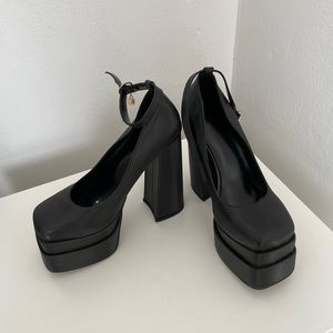 Pasuot Chunky Black Heel